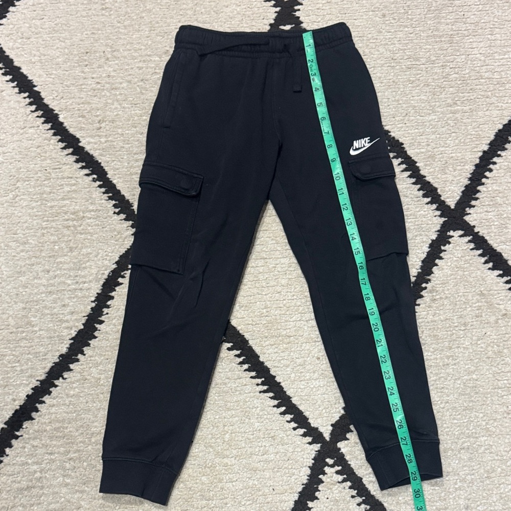 Nike club fleece Kids Cargo Joggers Sweatpants Small